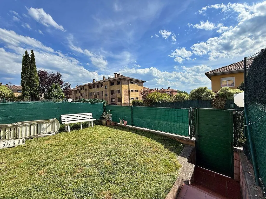 Jardin - Semi-Detached House with Pool in Llanera
