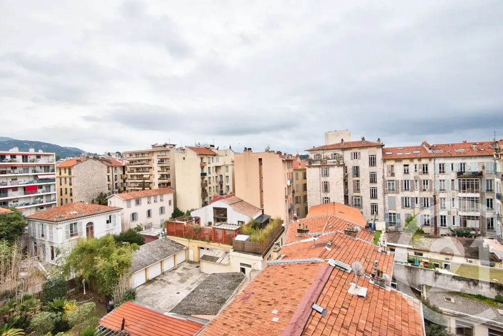 Balcon - Duplex avec Balcon Vue Dégagée à Nice
