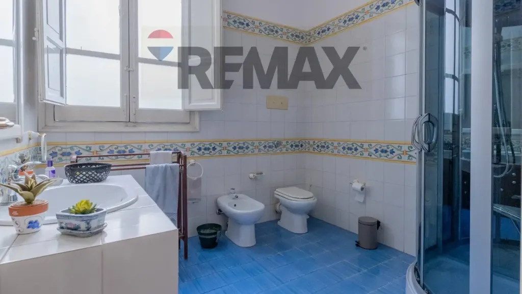 Vannitoad - Two-Level Apartment with Balcony in Palermo