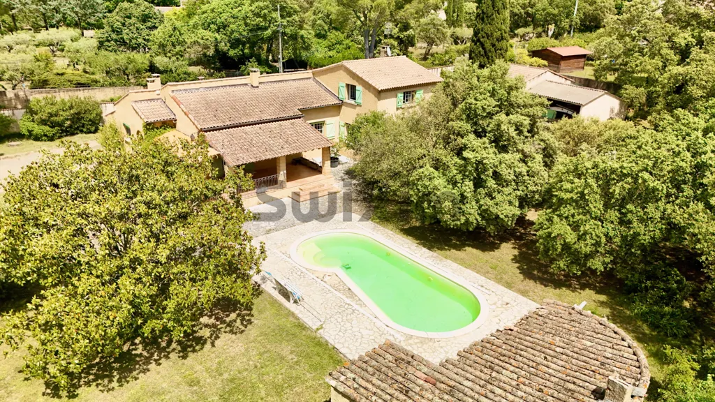 Õhuvaade - Villa with Pool in Castillon-du-Gard