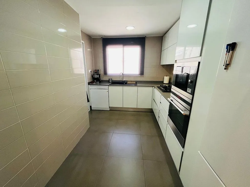 Kitchen - Student-Friendly Flat with Balcony in Moncada