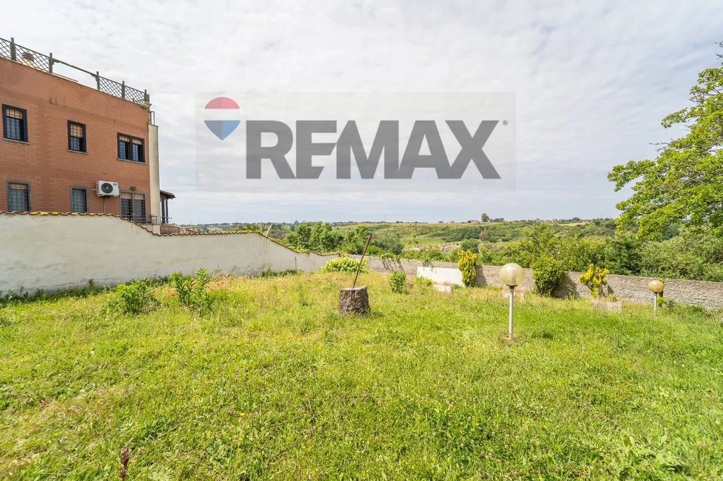 Aed - Villa with Panoramic View in Rome