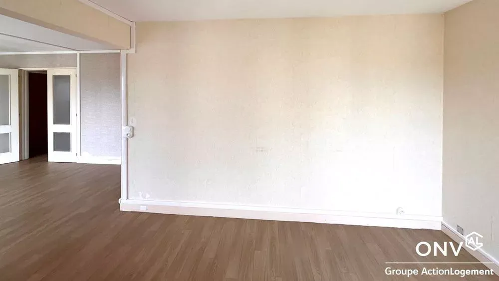Living Room - Spacious 4-Piece Apartment with Balcony in St Dizier