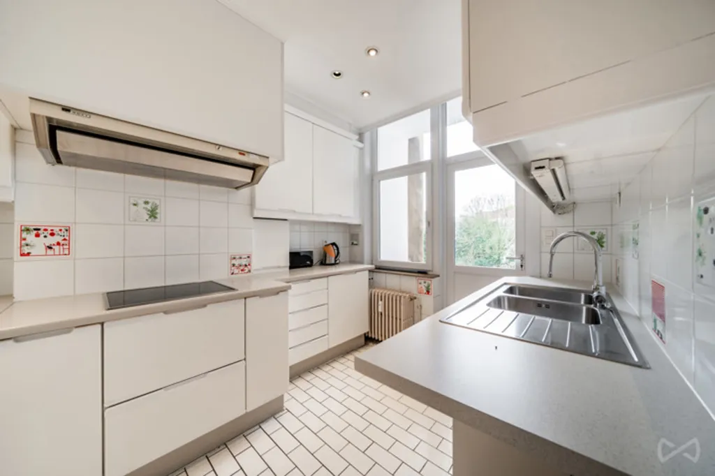 Köök - 2 magamistoaga korter asukohas Ixelles
