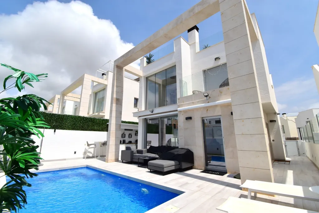 Piscine - Modern Villa with Water View in Orihuela Costa