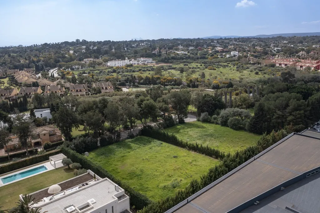 Õhuvaade - Exclusive Plot with Golf Club Proximity in Sotogrande