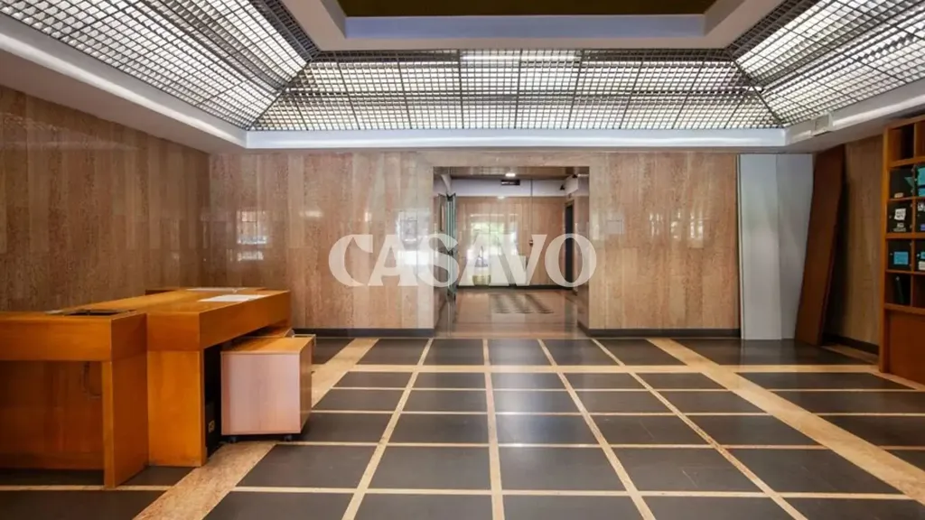 Esik - Dual-Use Apartment with Panoramic Terrace in Milan