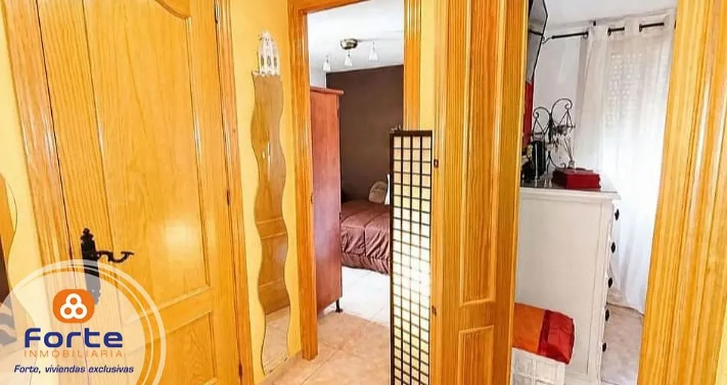 Esik - 3-Bed Apartment with Air Conditioning in South Sector