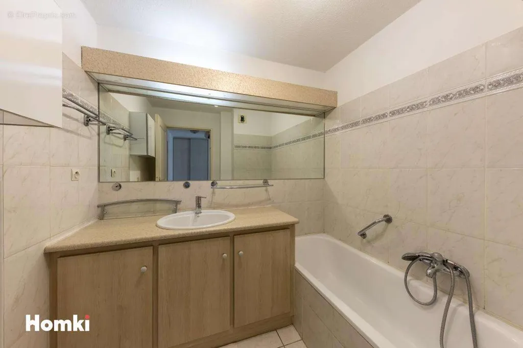 Salles de bain - Appartement T4 avec Balcon à Saint-Raphaël