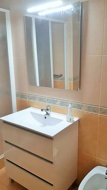 Vannitoad - Furnished Flat with Balcony in Tormos