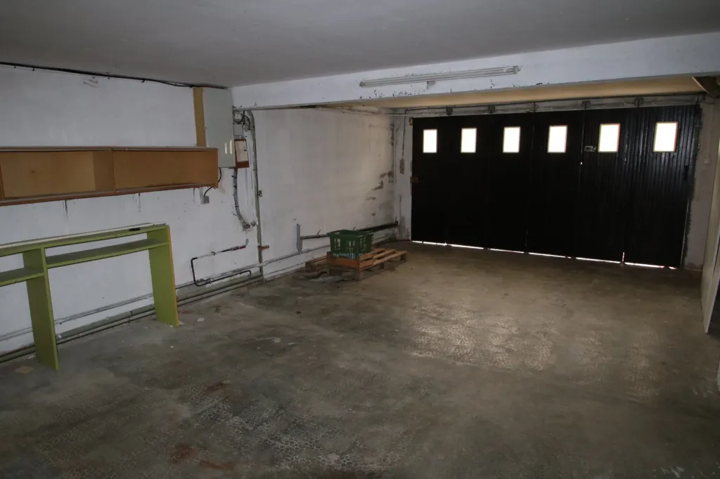Garage - House with Panoramic View in Pechbusque