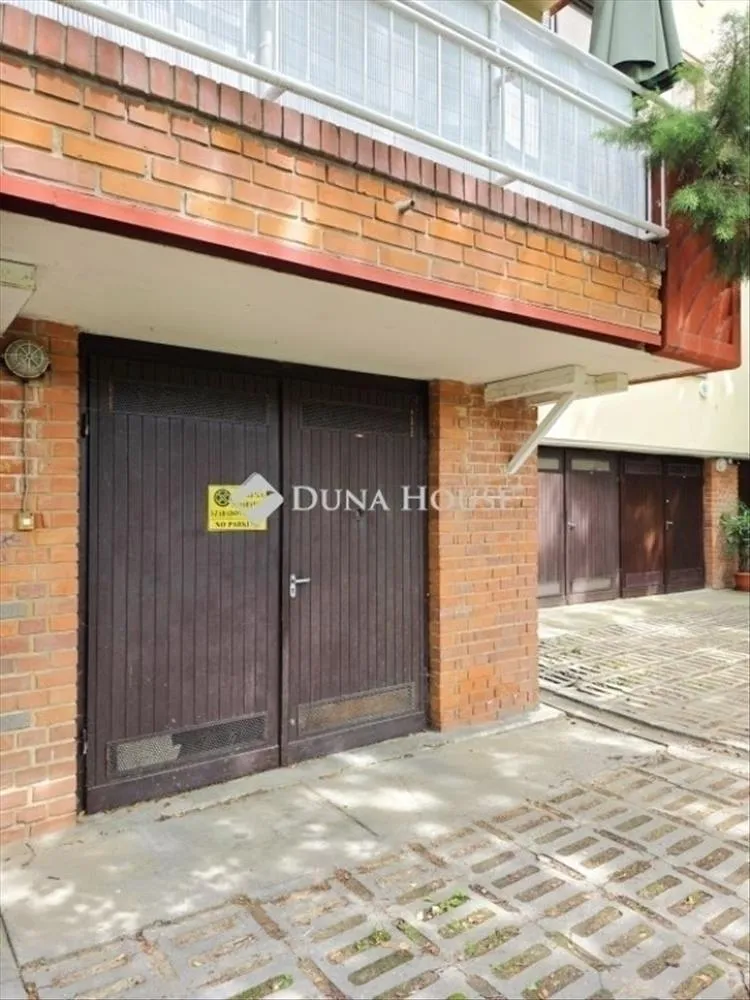 Garage - Spacious Brick Flat with Balcony in Pécs