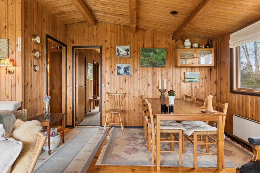 Söögituba - Charming Holiday Home with Sejerø View in Fårevejle