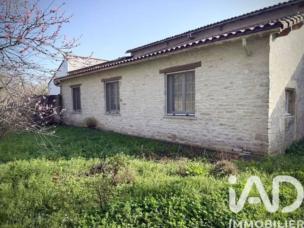 Esterno - Historic Property with Potential in Villefollet