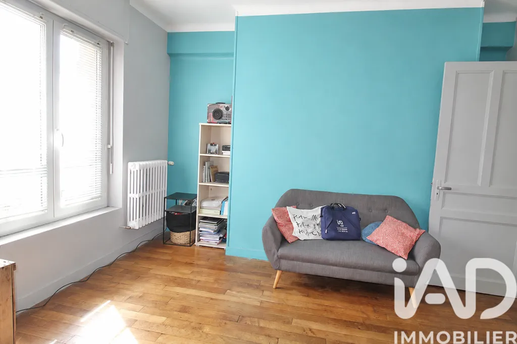 Séjour - Appartement Familial avec Grenier Aménageable au Centre de Lisieux