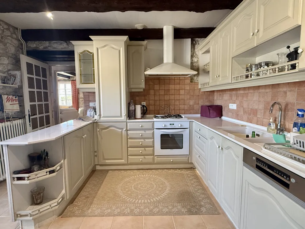 Cuisine - Maison en Pierre avec Piscine à Montaigu-de-Quercy