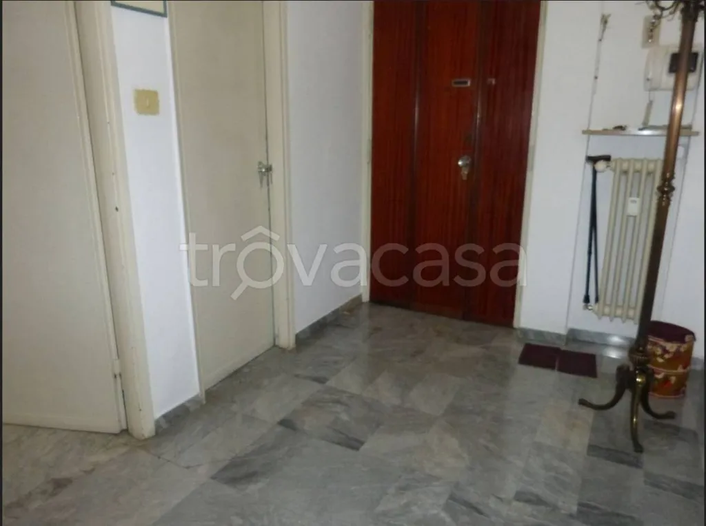 Esik - Apartment with Balcony in Fossano