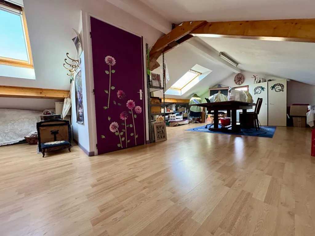 Pièces - Maison avec Terrain Constructible à Chassieu
