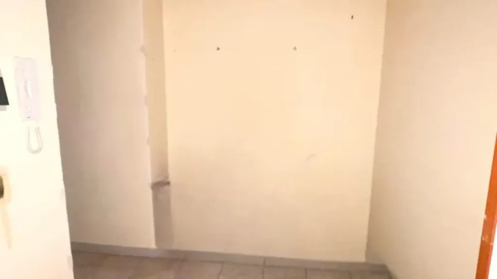 Esik - Studio Apartment in Central Calata Capodichino, Naples