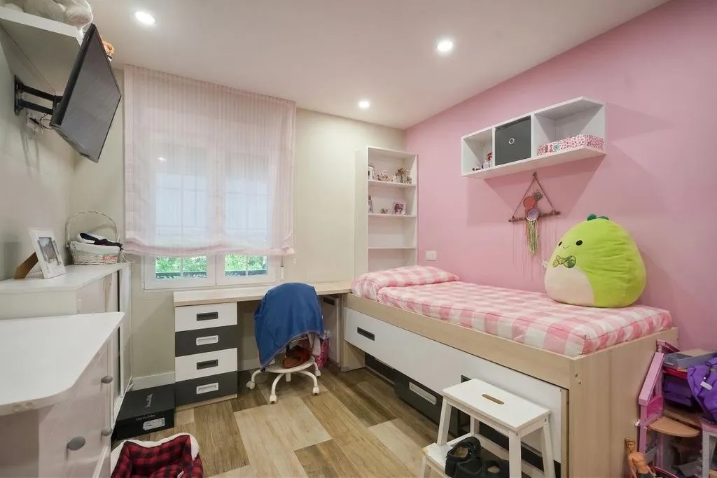 Chambres - Semi-detached House with Garage in Getafe Centre