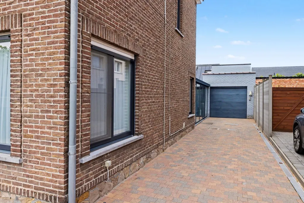 Extérieur - Maison Charmante avec Jardin à Kieldrecht