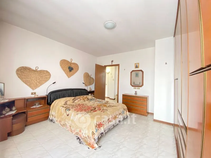 Magamistoad - Three-Storey Villa with Private Garden in Mortara
