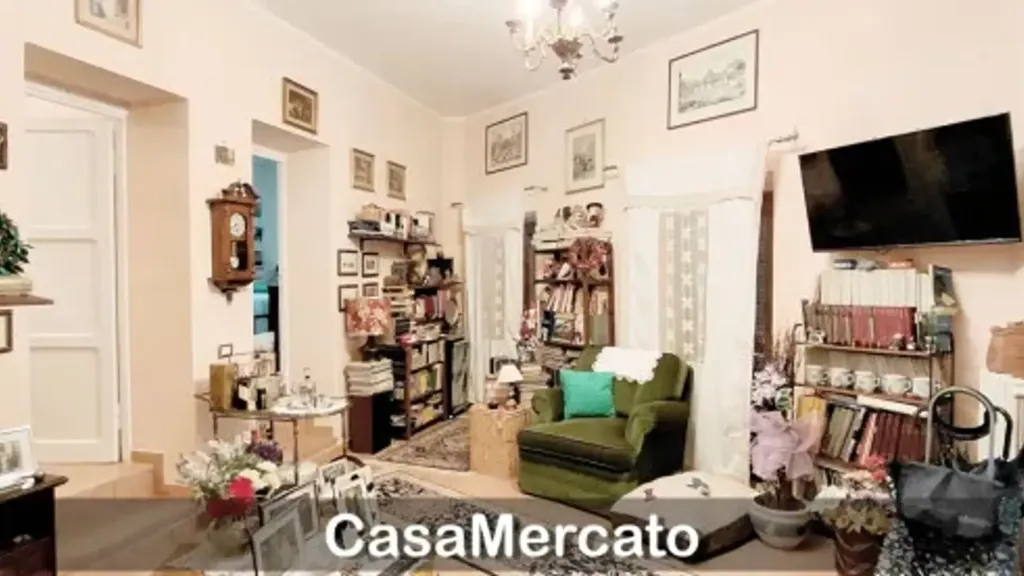 Elutuba - Quadrilocale with Courtyard in Rocca di Papa