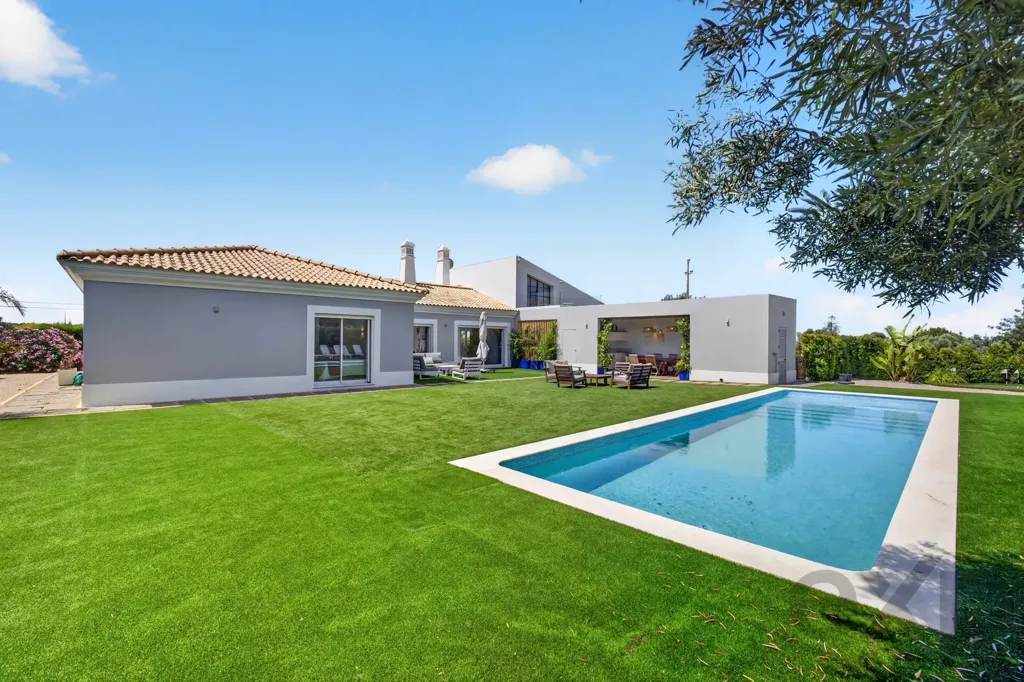 Piscine - Single-Story Villa with Private Pool in Vale da Rosa