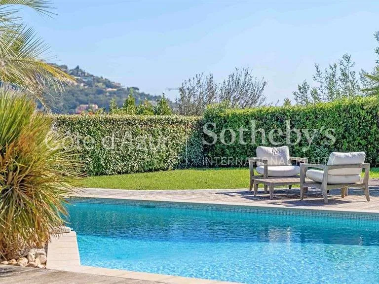 Pool - Luxury Villa with Pool and Sea View in Grimaud