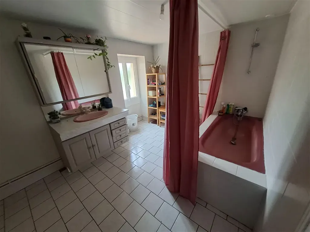 Baños - Longère with Garden in Monceaux-en-Bessin