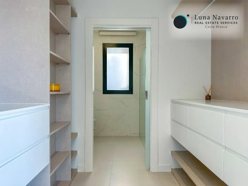 Rooms - Modern Villa with Sea View in Finestrat