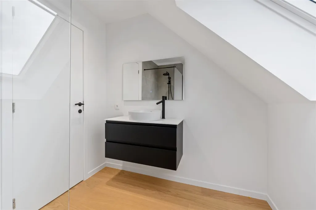 Salles de bain - Appartement Duplex avec Terrasse à Oostrozebeke