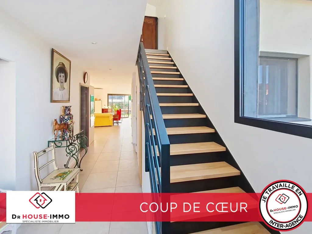 Pièces - Maison en Bois avec Piscine à Beynost