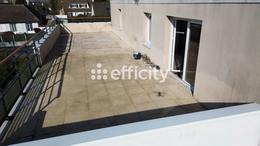 Rõdu - Apartment with Terrace in Saint-Maximin