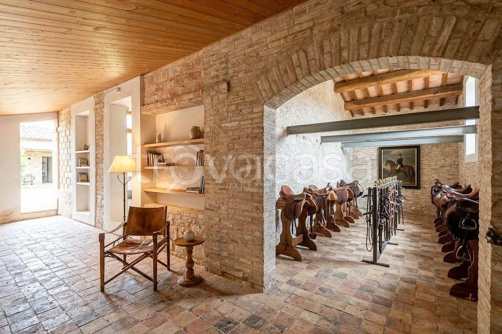 Esik - Historic Villa with Private Garden in Perugia