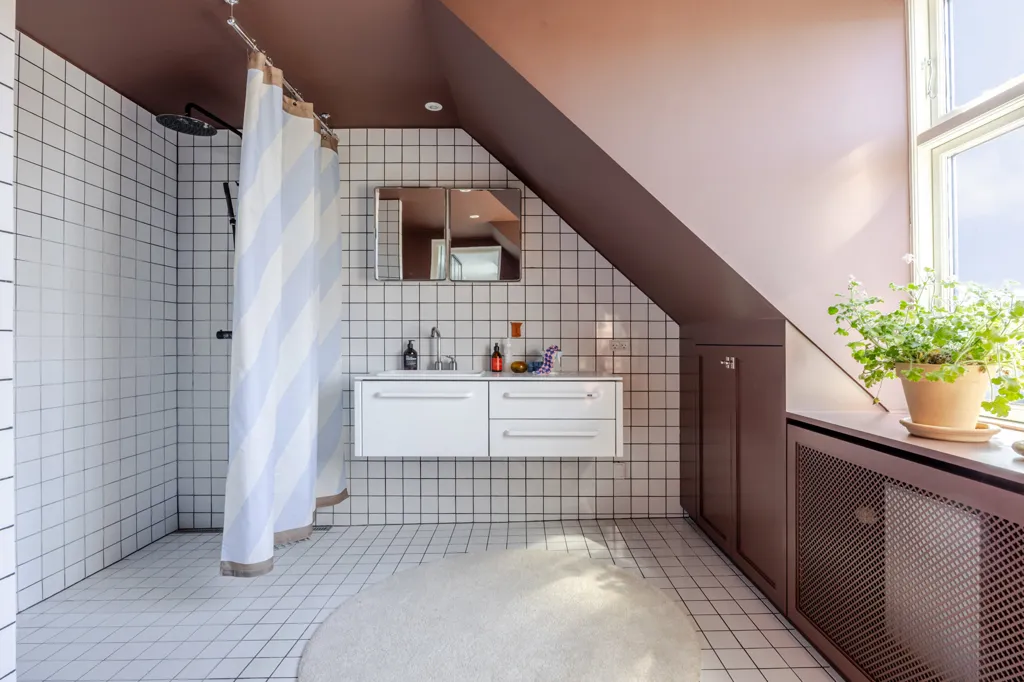 Vannitoad - Duplex with Historic Charm in Copenhagen V