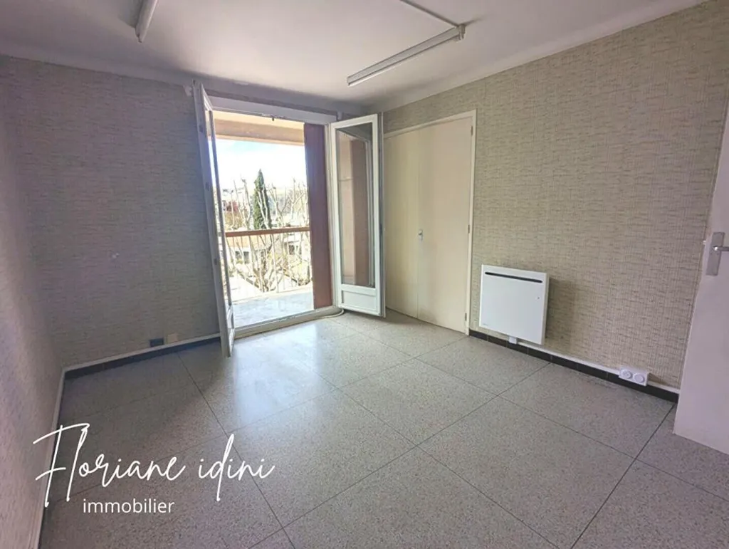 Rooms - T3 Flat with Balcony in 92,000 EUR Zone