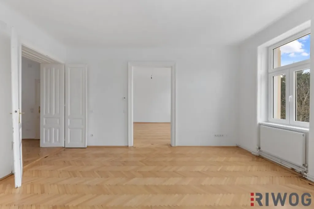 Rooms - Altbau with Optional Balcony in Hietzing