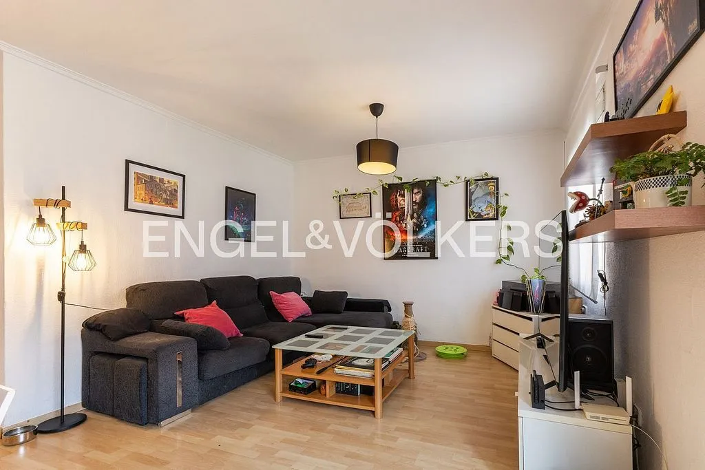 Elutuba - T2 Flat with Balcony in Valencia