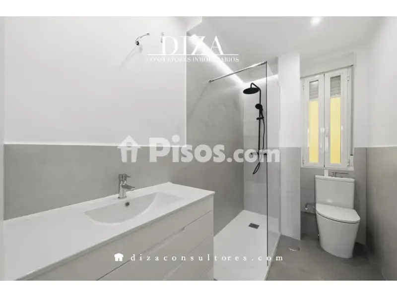 Bathrooms - Luxury Flat with West View in Ibiza, Madrid