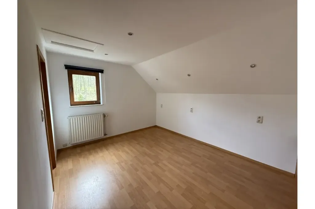 Toad - Spacious House with Solar Panels in Braine-le-Château