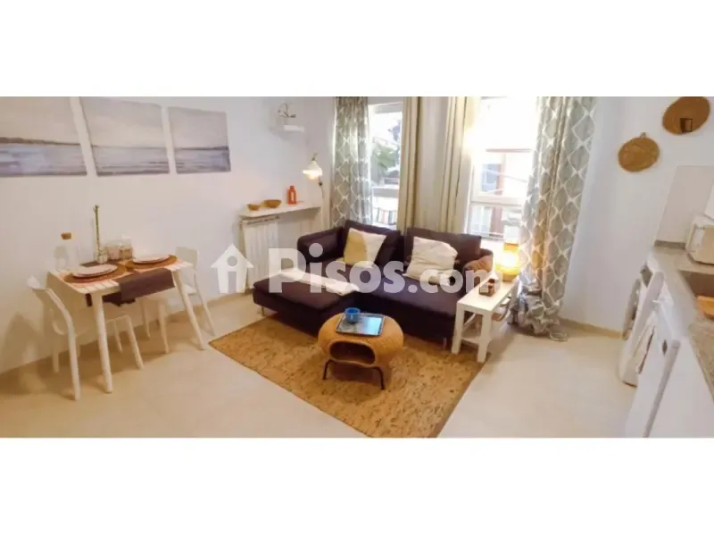 Soggiorno - 1-Bedroom Flat with Central Heating in Madrid