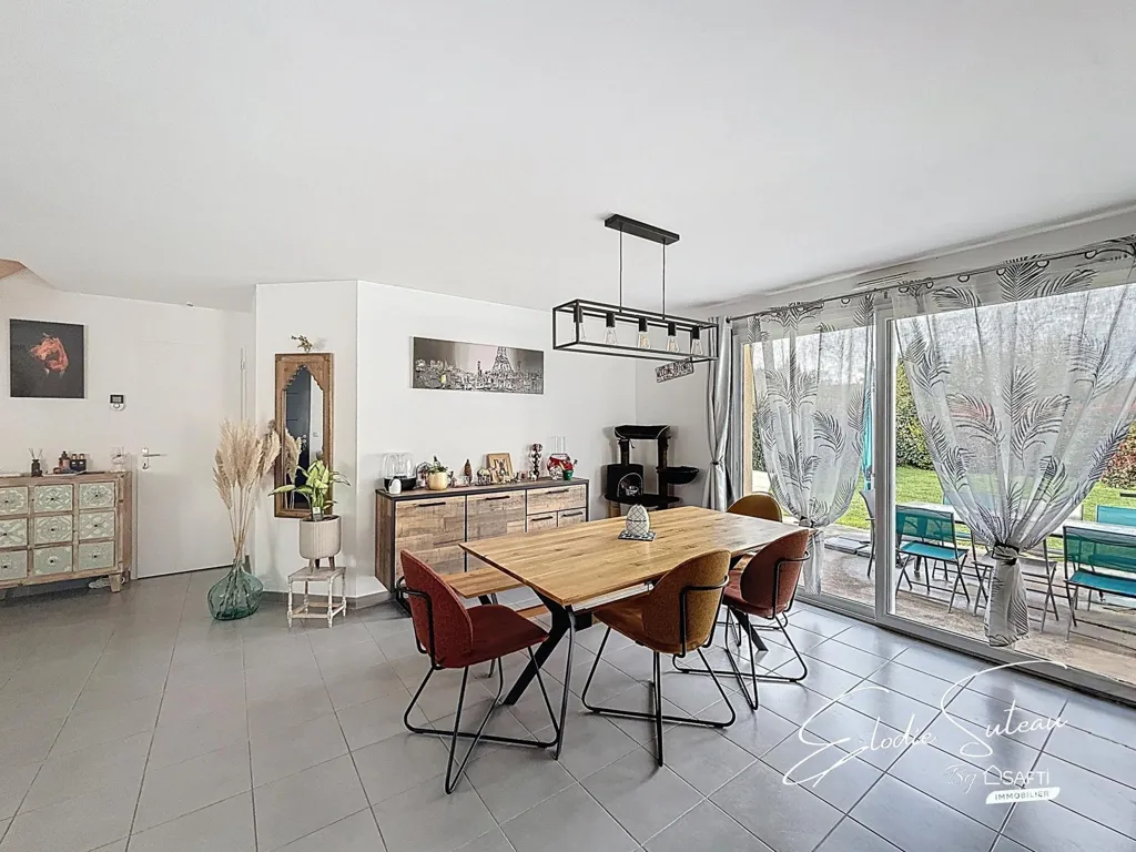 Salle à manger - Maison Contemporaine au Calme près du Lion d'Angers