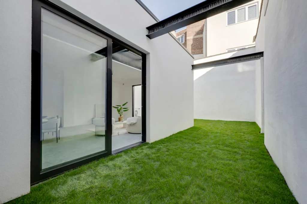 Aed - Loft with Private Garden in Antwerp