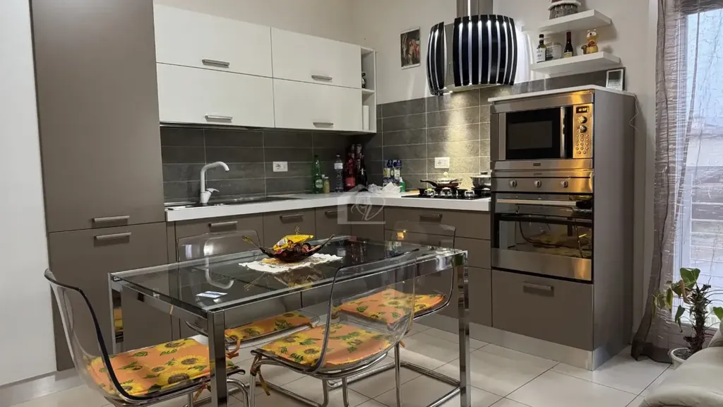Cuisine - Trilocale with Balcony in Suzzara