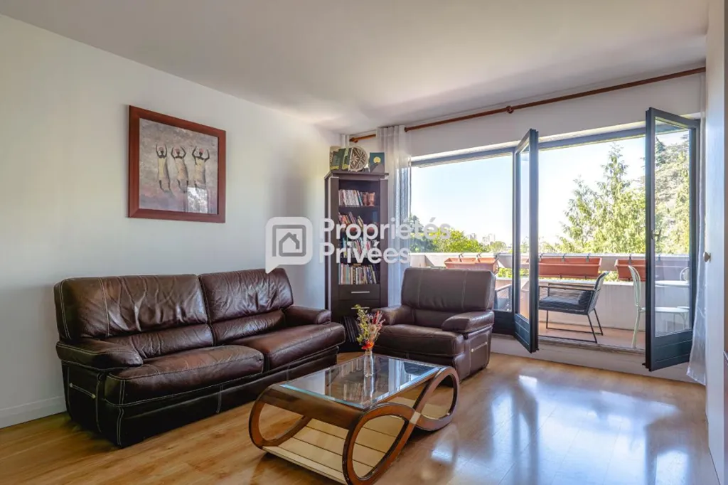 Séjour - Appartement 3 Pièces avec Balcon à Villejuif