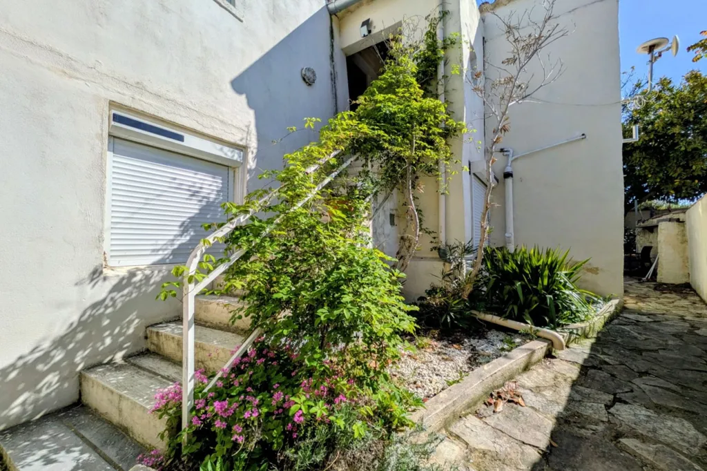 Aed - Charming Mas with Garden in Lattes