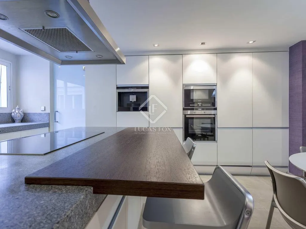 Cuisine - Luxury Apartment with River View in Valencia