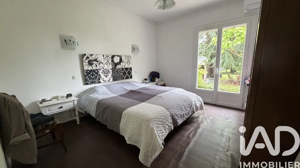 Magamistoad - Spacious Villa with Garden in Saint-Magne-de-Castillon