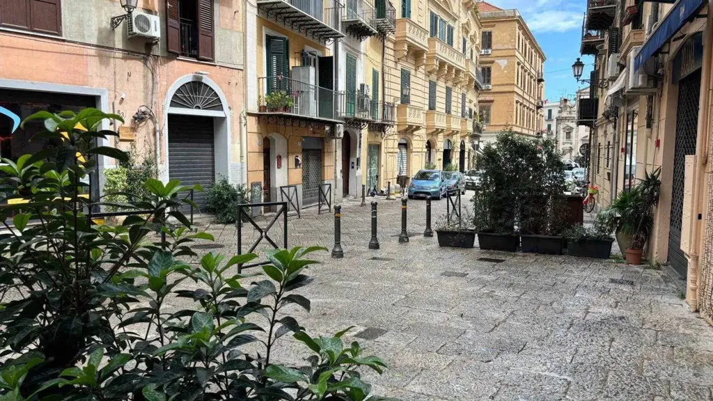 Jardin - Modern Bilocale in Palermo's Historic Centre